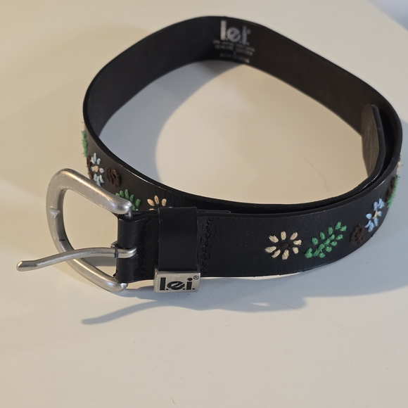 Lei Black Leather Embroidered Floral Women's Belt - Picture 1 of 5